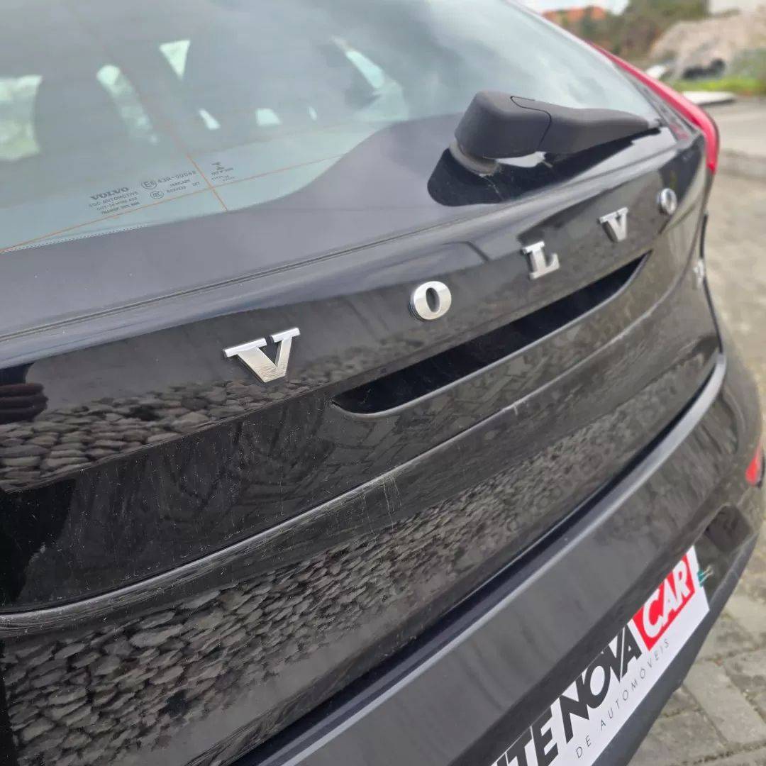volvo-v40-2016-diesel-1969cc