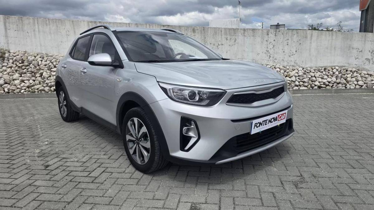 kia-stonic-2023-gasolina-1197cc