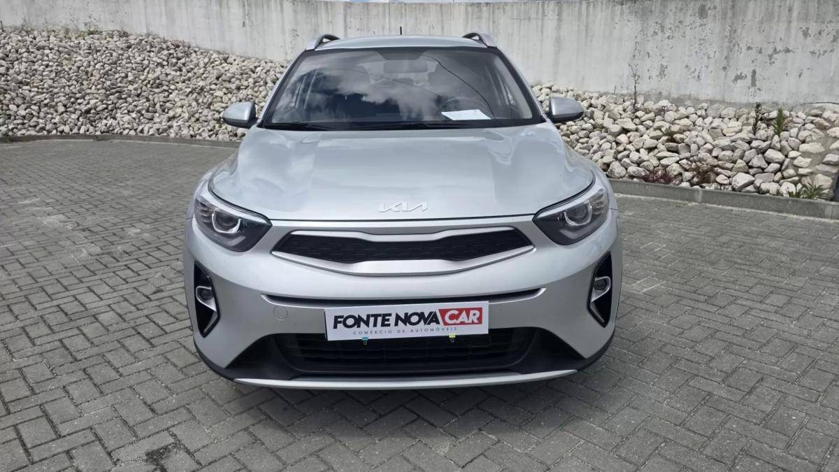 kia-stonic-2023-gasolina-1197cc