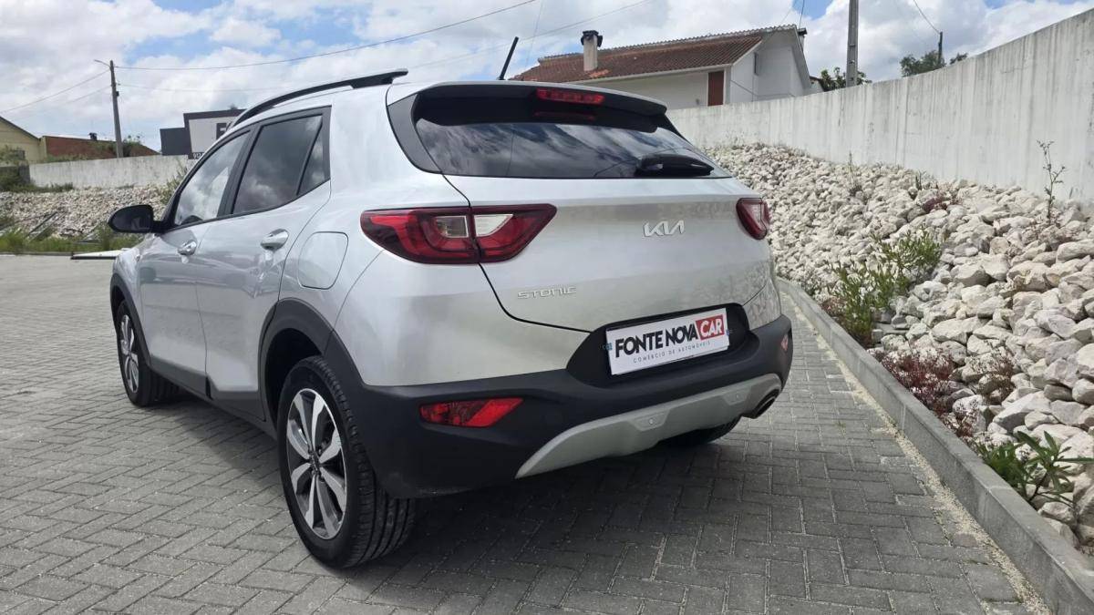 kia-stonic-2023-gasolina-1197cc