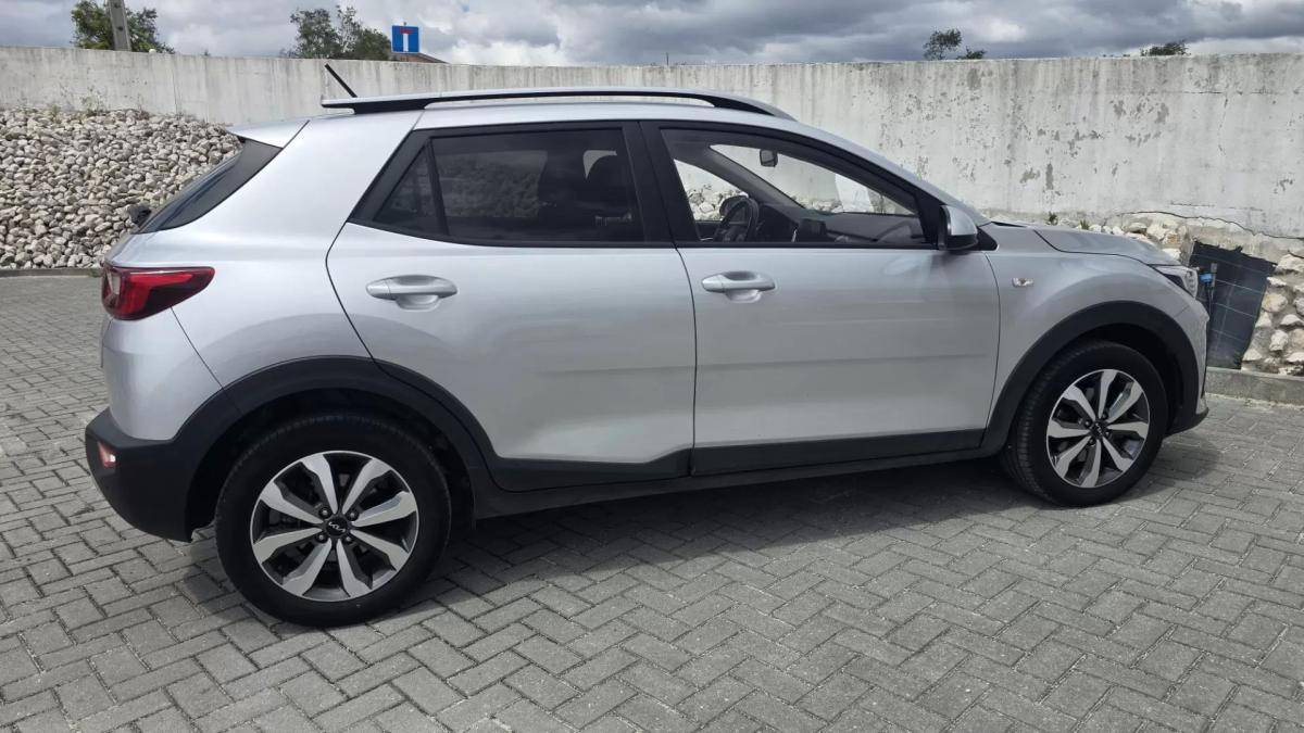 kia-stonic-2023-gasolina-1197cc