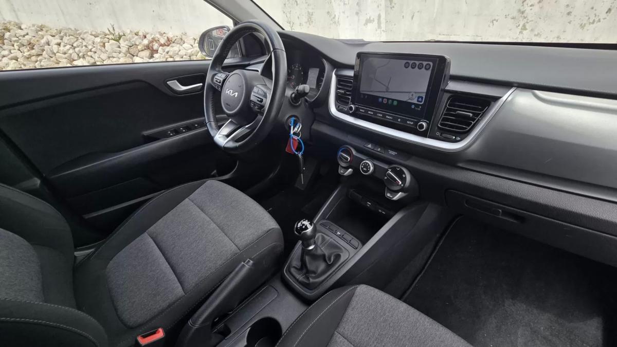 kia-stonic-2023-gasolina-1197cc