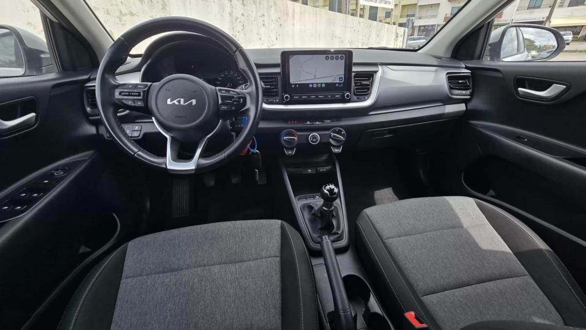 kia-stonic-2023-gasolina-1197cc