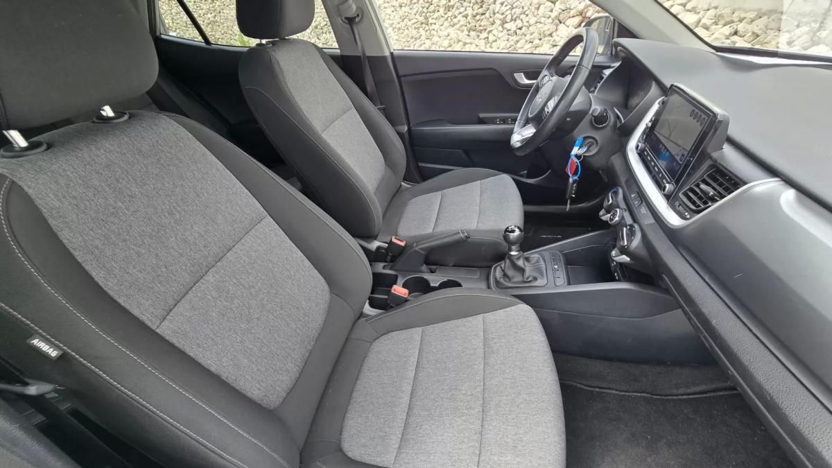 kia-stonic-2023-gasolina-1197cc
