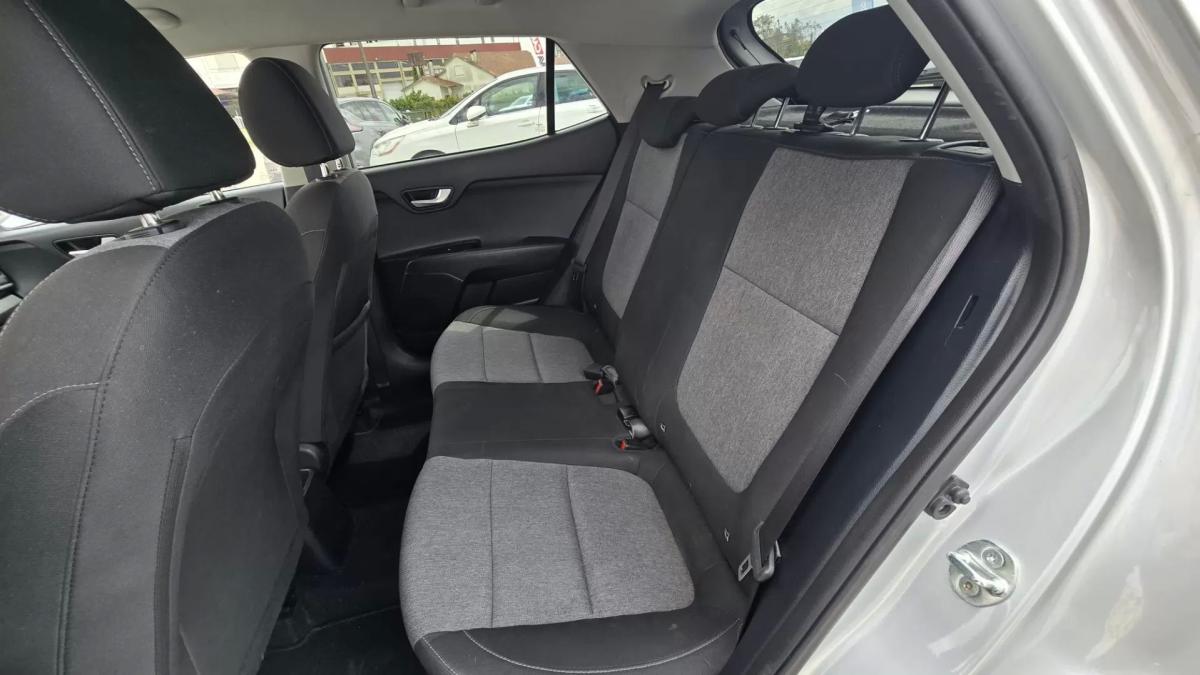 kia-stonic-2023-gasolina-1197cc