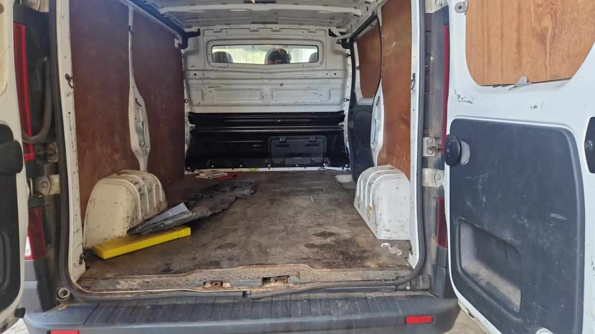 renault-trafic-1-6-120cv-2014-diesel-1598cc