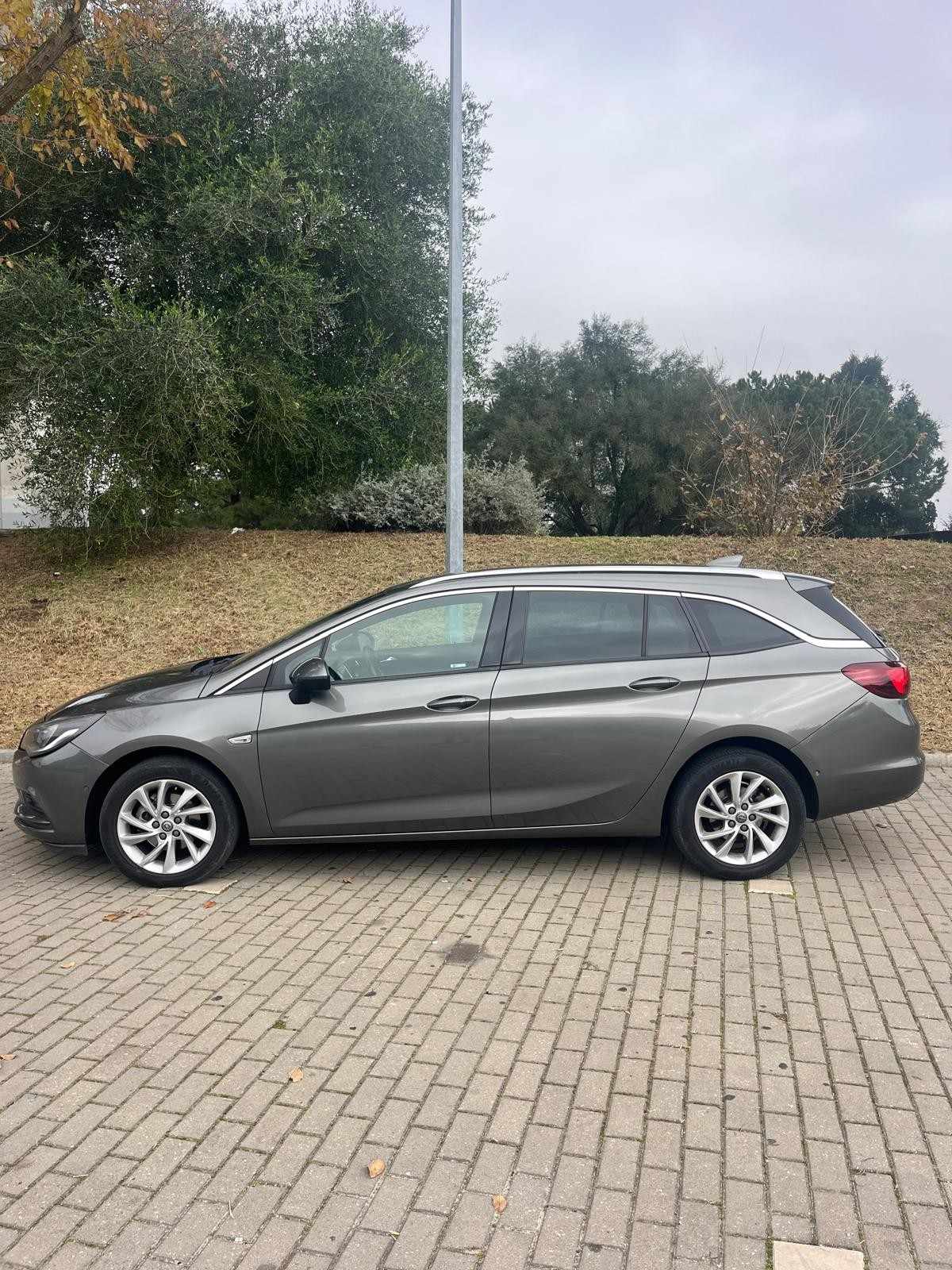 opel-astra-sport-tourer-2018-diesel-1598cc