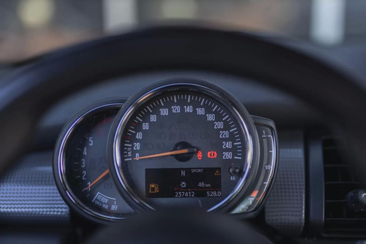 mini-cooper-d-2017-diesel-1496cc