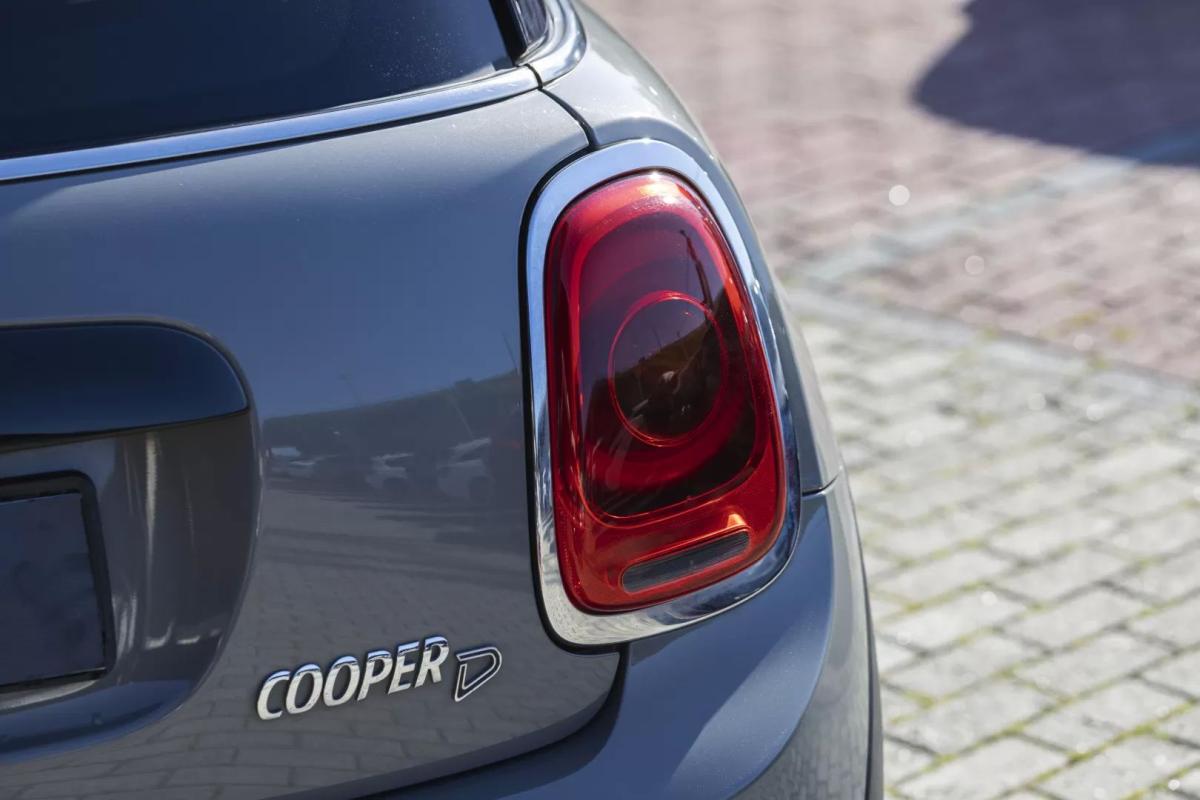 mini-cooper-d-2017-diesel-1496cc