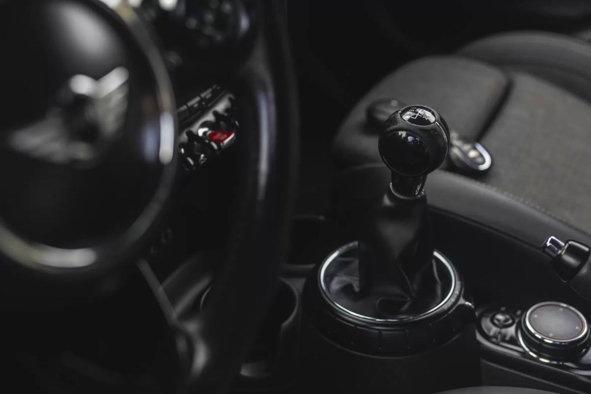 mini-hatch-2015-diesel-1496cc