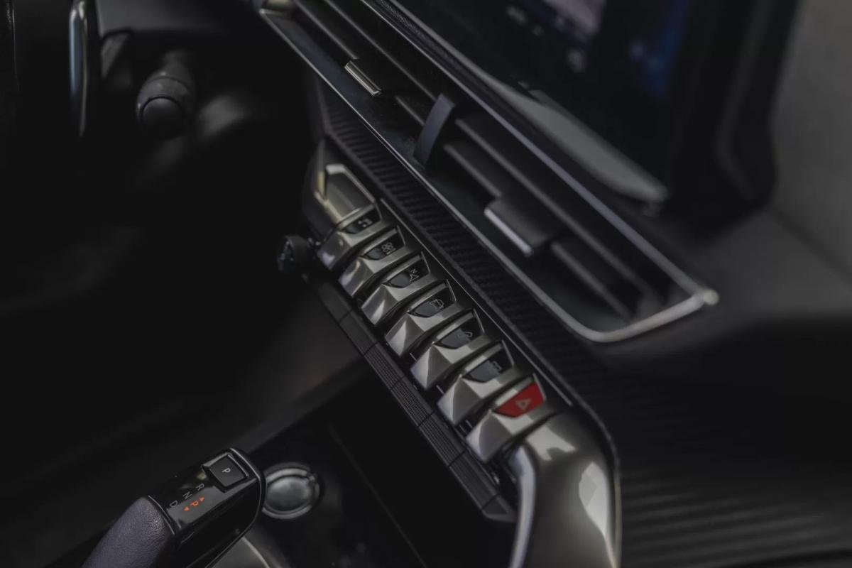 peugeot-3008-2021-diesel-1499cc