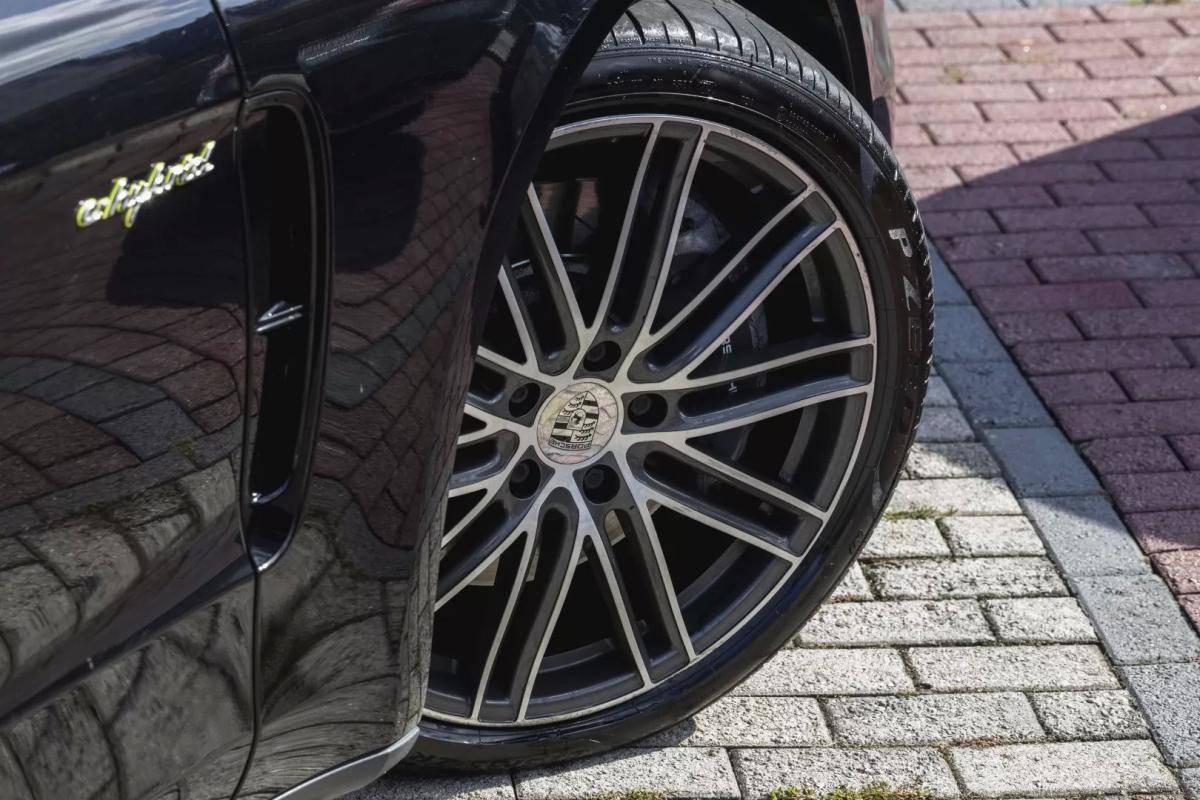porsche-panamera-2019-hibrido-a-gasolina-2894cc