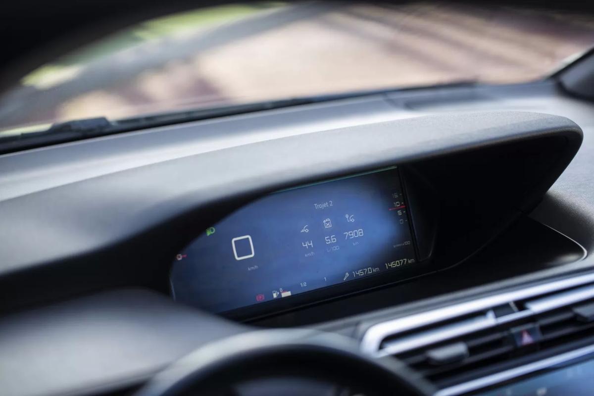 citroen-c4-picasso-2018-diesel-1560cc