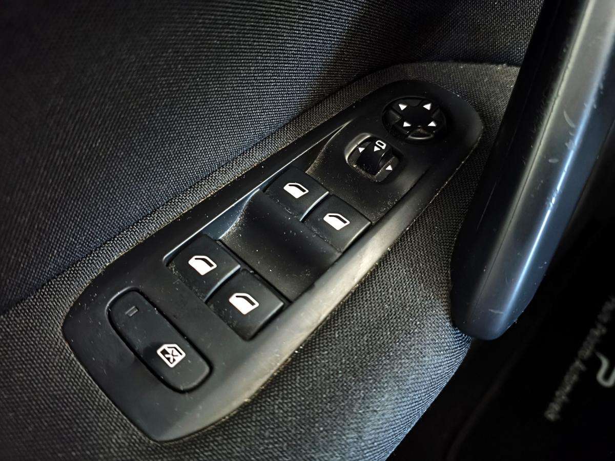 peugeot-308-2016-diesel-1560cc
