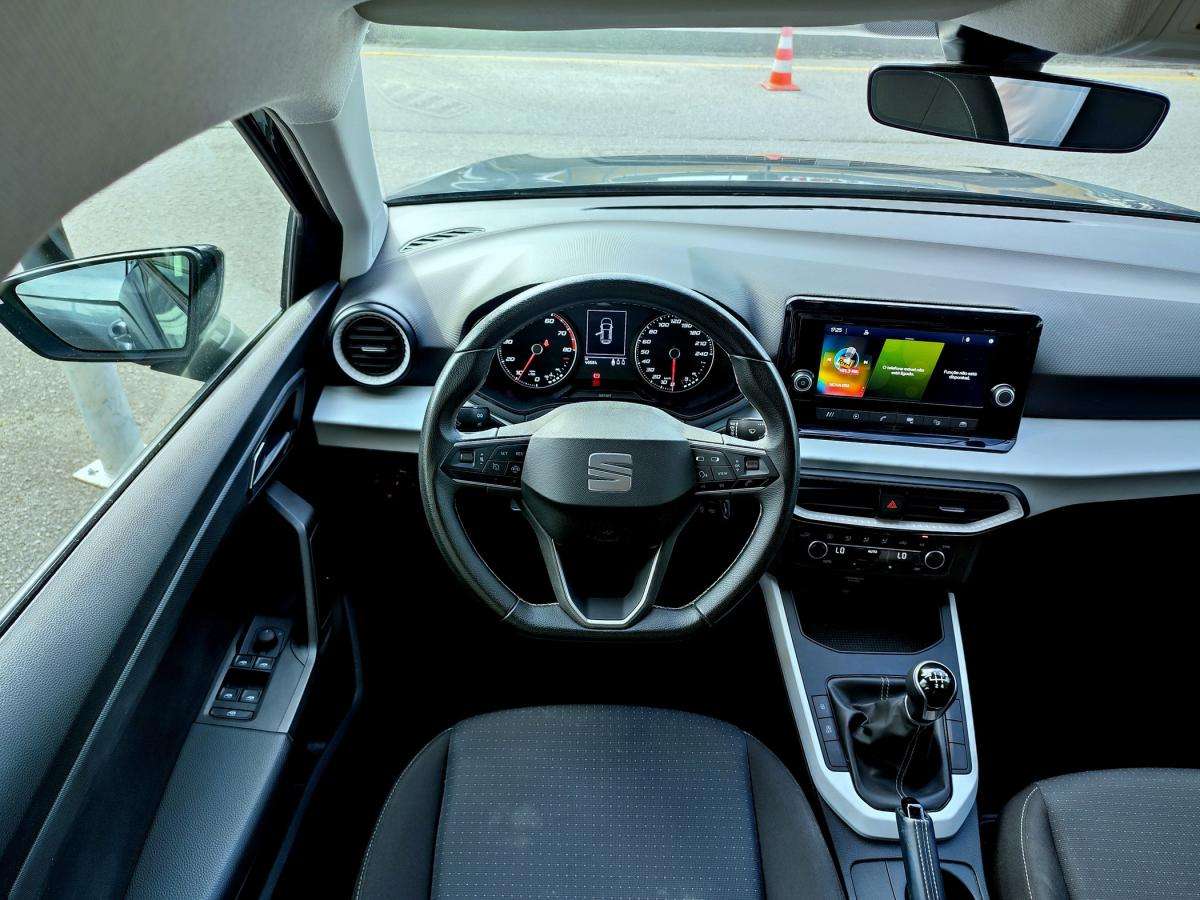 seat-arona-2023-gasolina-999cc