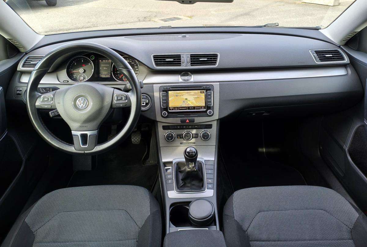 volkswagen-passat-variant-2012-diesel-1598cc
