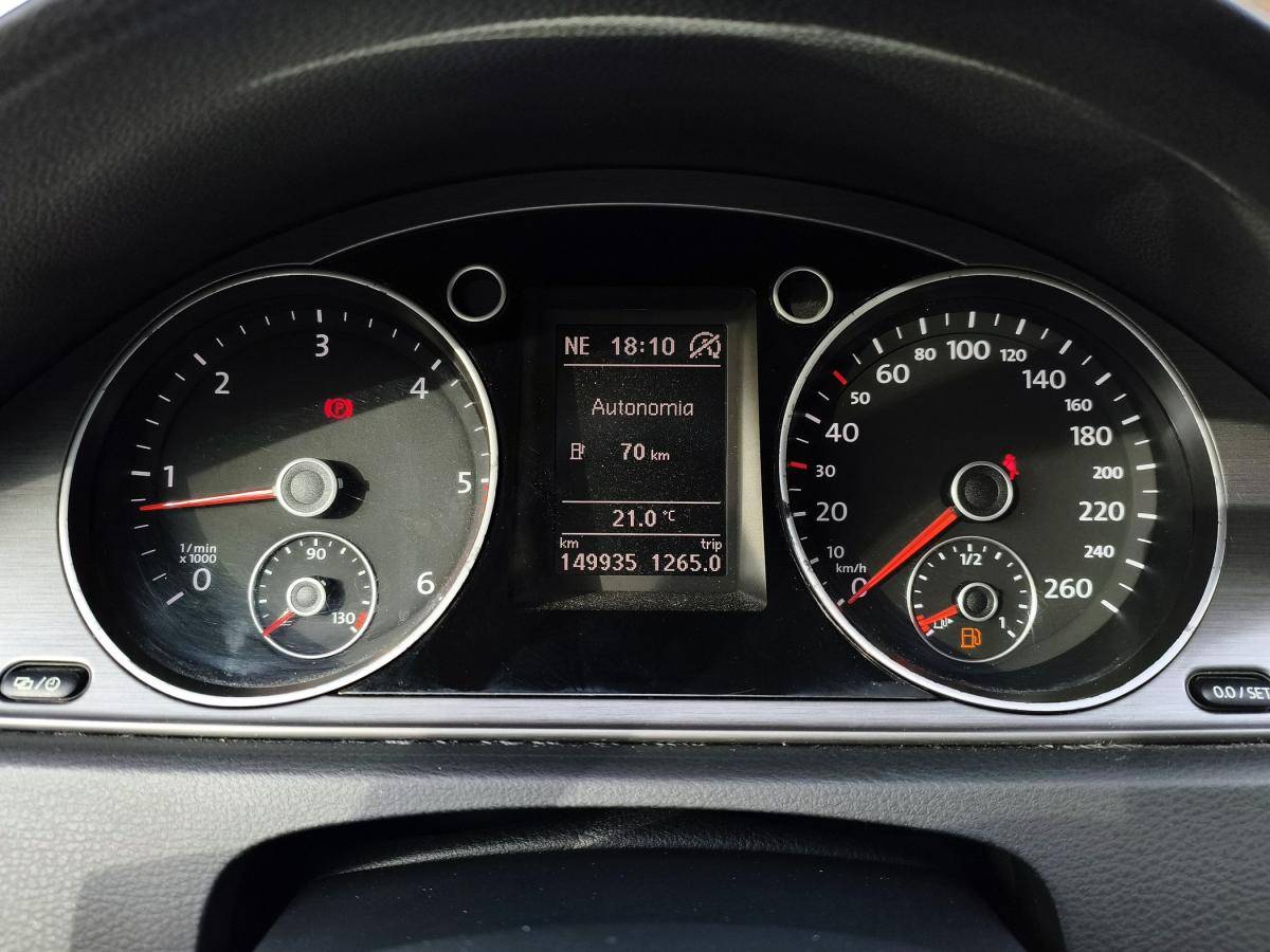 volkswagen-passat-variant-2012-diesel-1598cc