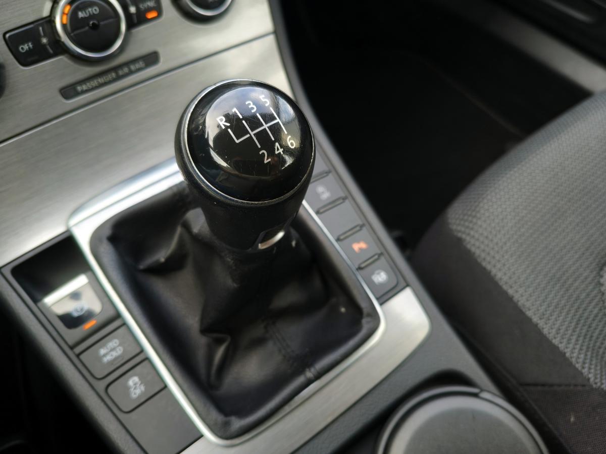 volkswagen-passat-variant-2012-diesel-1598cc