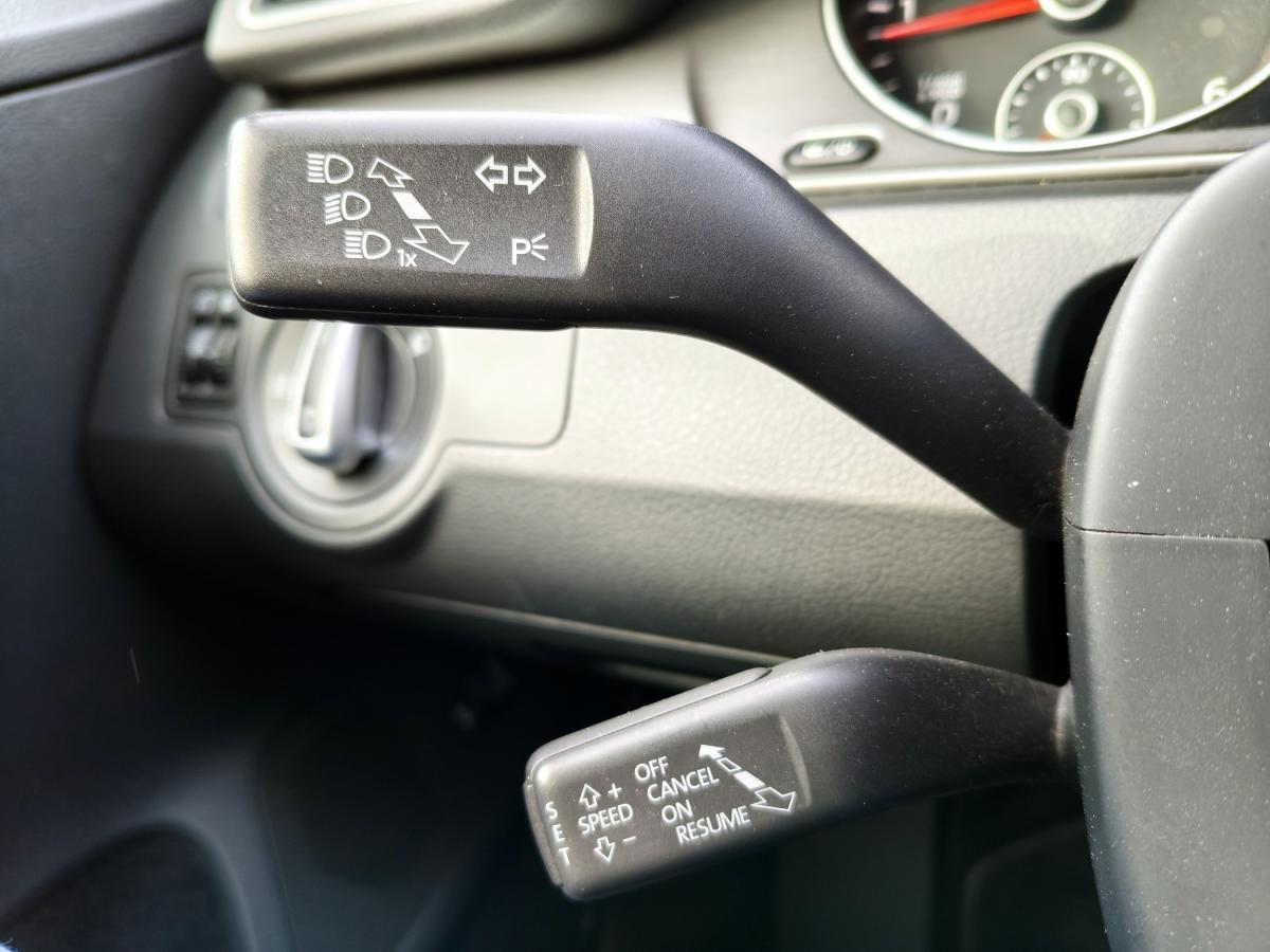 volkswagen-passat-variant-2012-diesel-1598cc