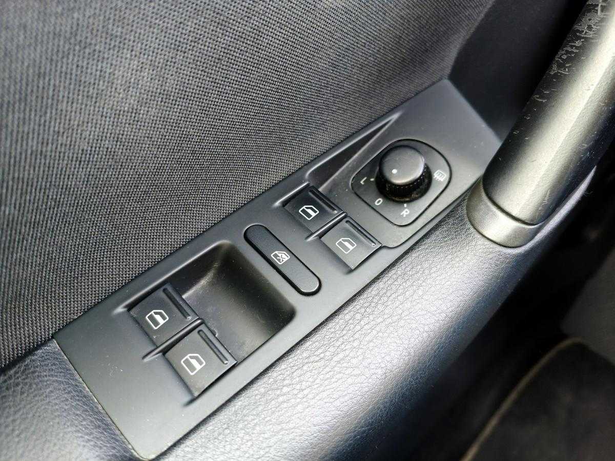 volkswagen-passat-variant-2012-diesel-1598cc