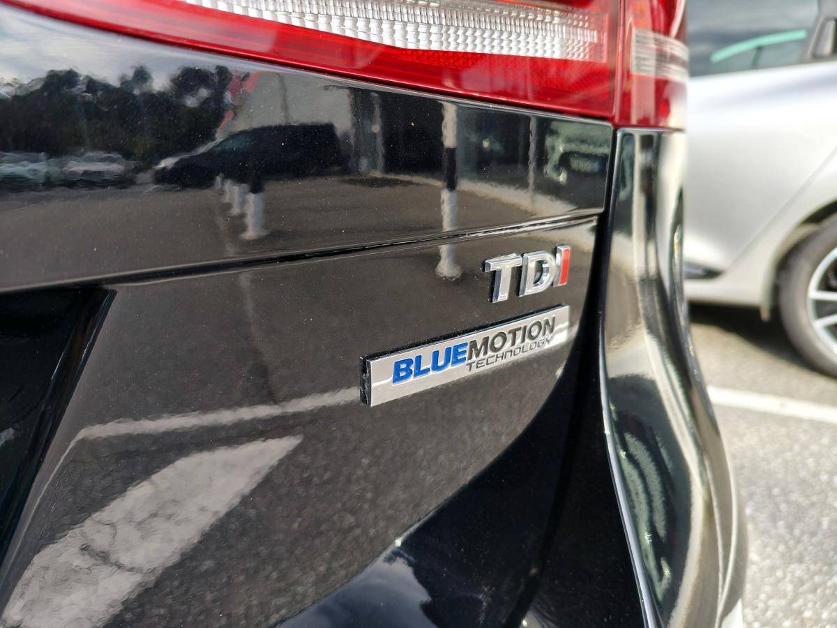 volkswagen-passat-variant-2012-diesel-1598cc