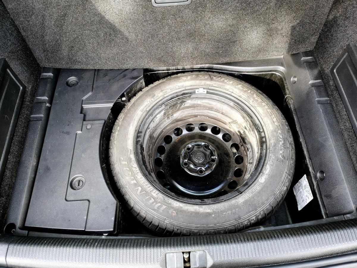 volkswagen-passat-variant-2012-diesel-1598cc