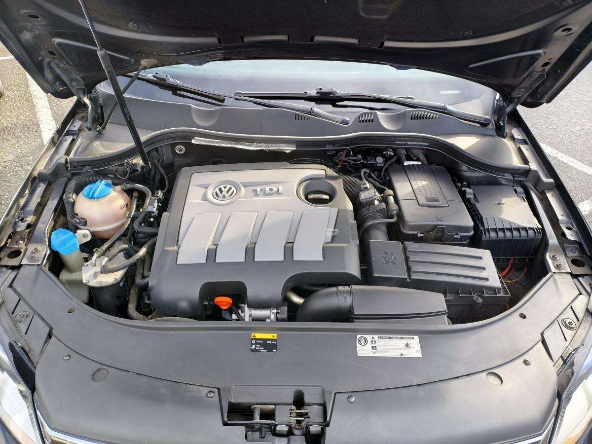 volkswagen-passat-variant-2012-diesel-1598cc