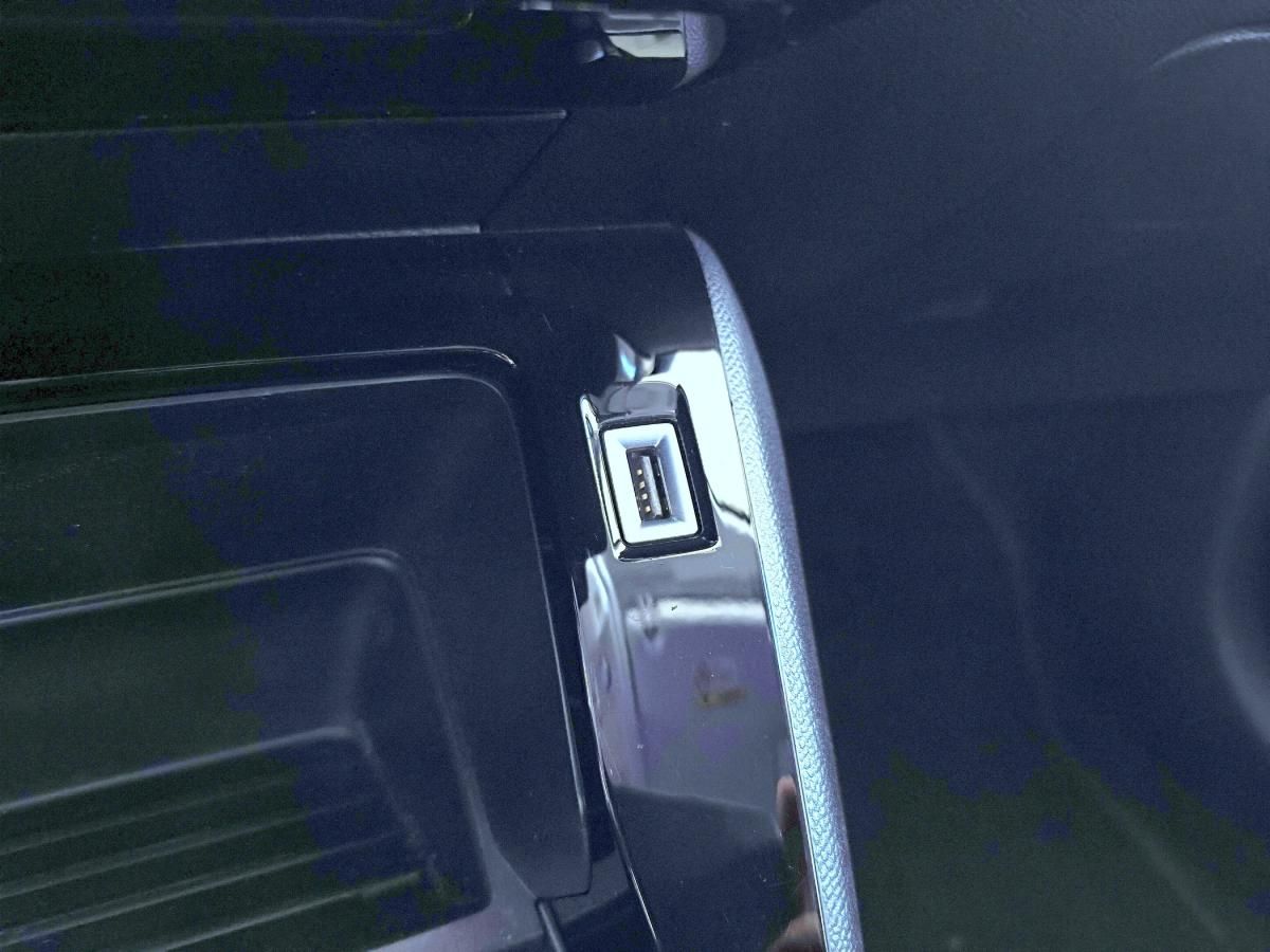 peugeot-208-2023-gasolina-1199cc