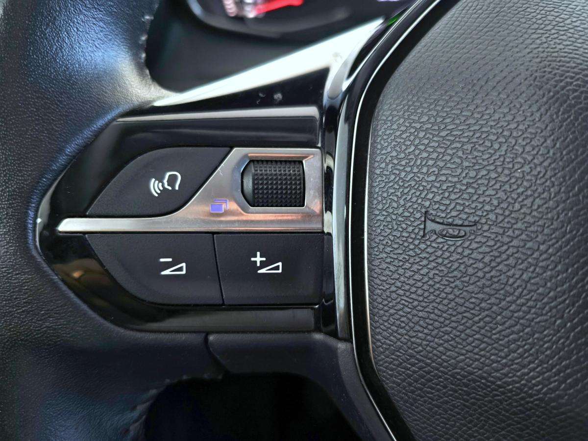 peugeot-208-2023-gasolina-1199cc