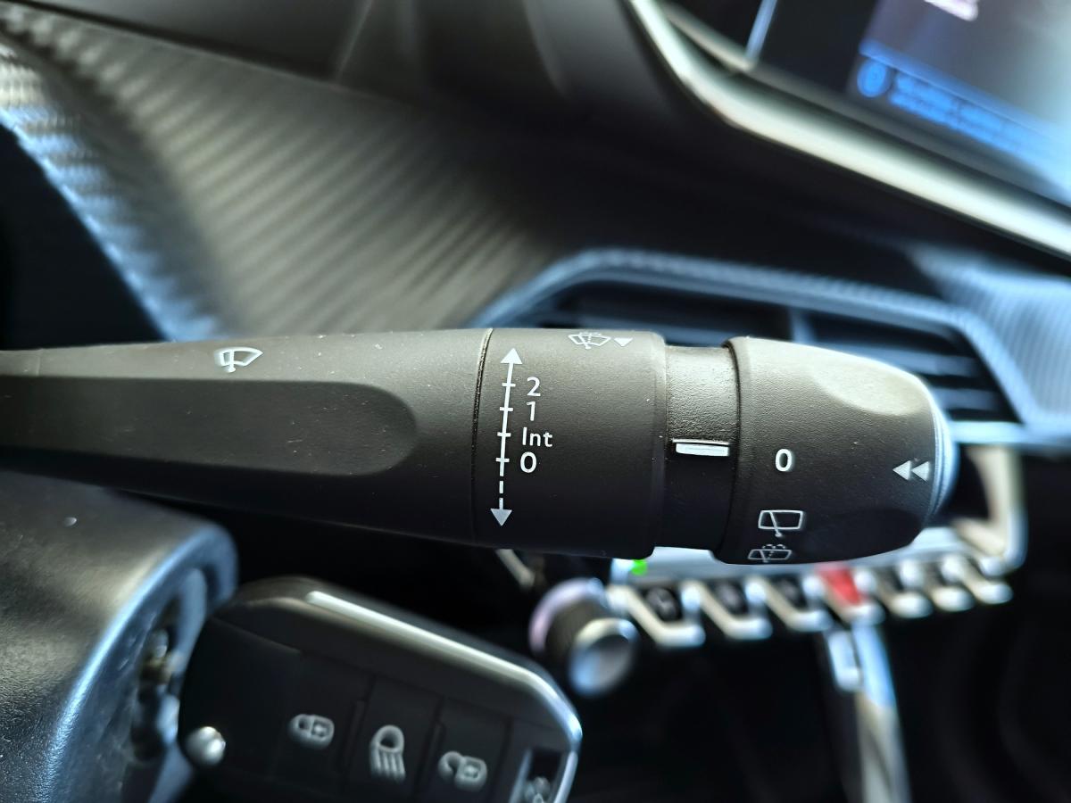 peugeot-208-2023-gasolina-1199cc
