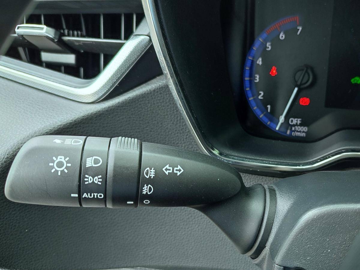 toyota-corolla-2021-hibrido-a-gasolina-1798cc