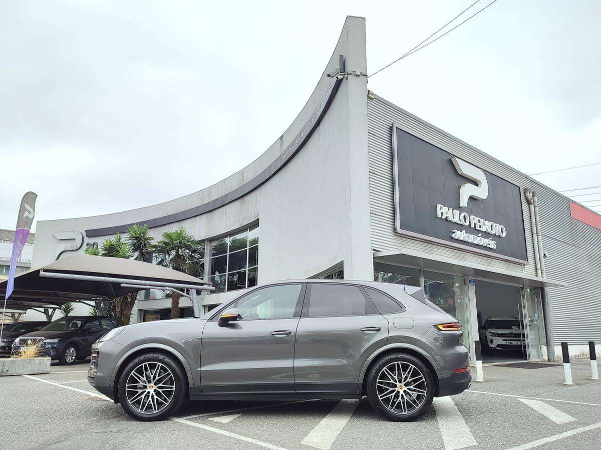 porsche-cayenne-2024-hibrido-a-gasolina-2995cc
