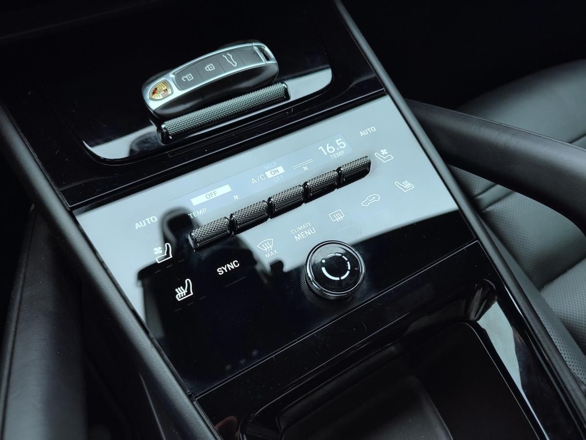 porsche-cayenne-2024-hibrido-a-gasolina-2995cc