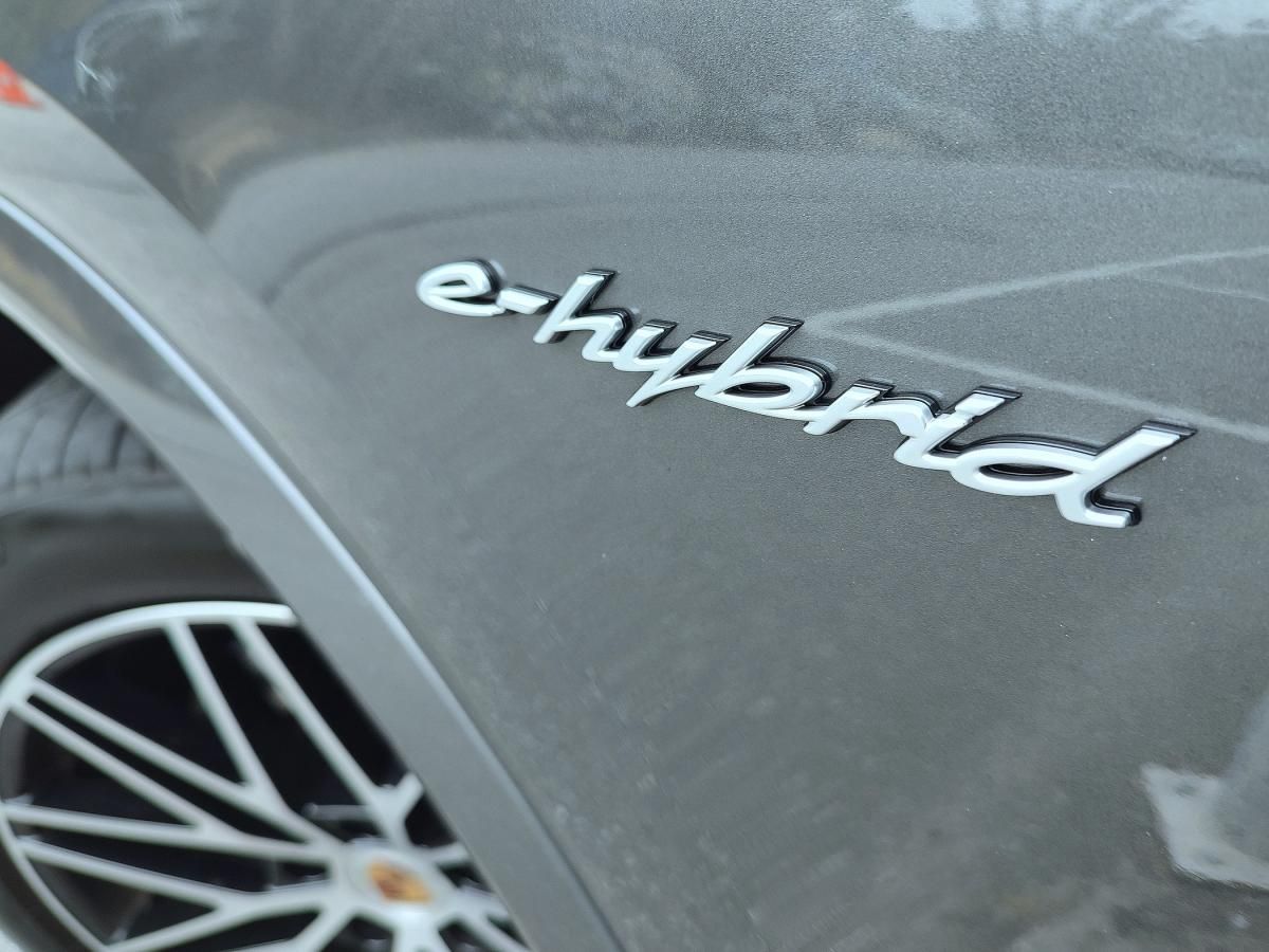 porsche-cayenne-2024-hibrido-a-gasolina-2995cc