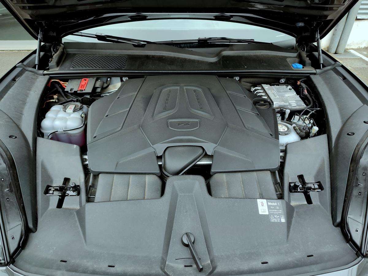 porsche-cayenne-2024-hibrido-a-gasolina-2995cc