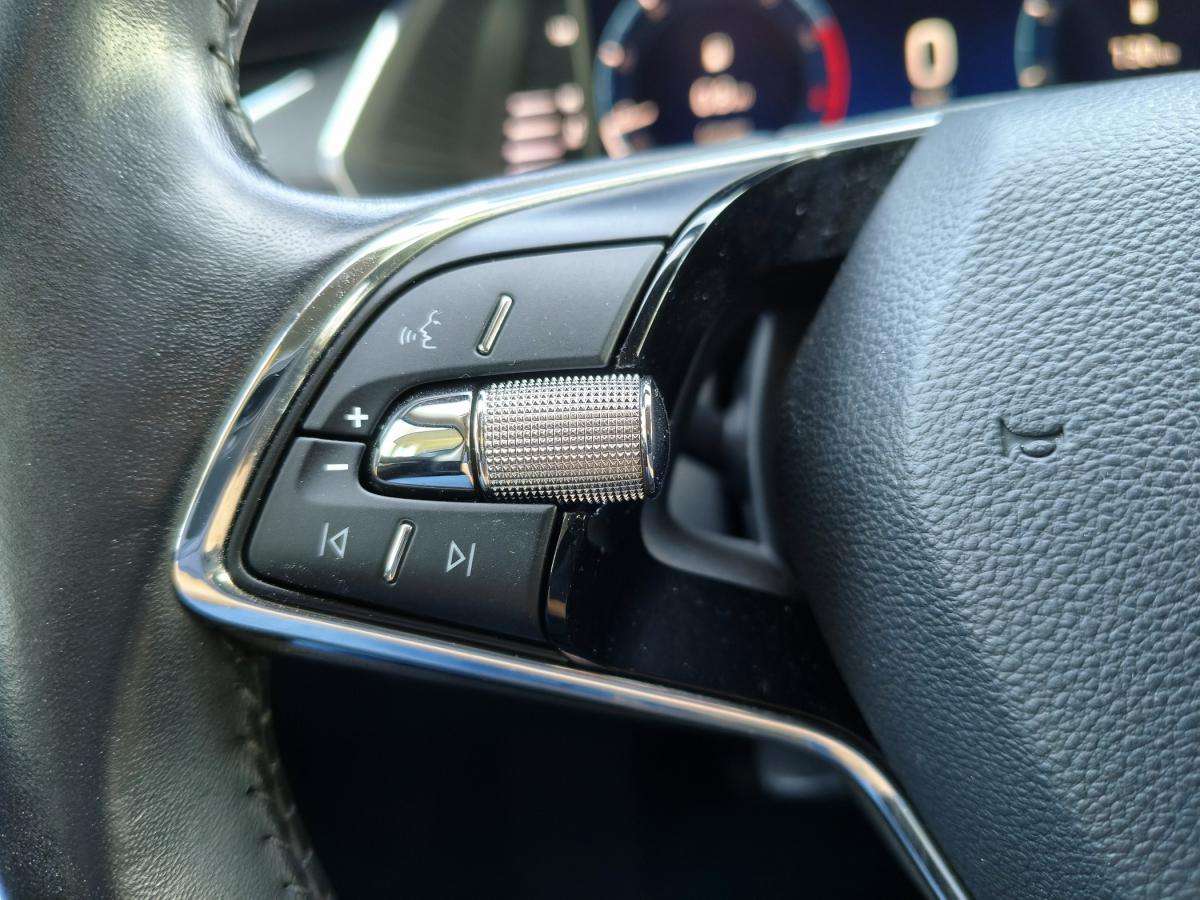 skoda-octavia-2021-gasolina-999cc