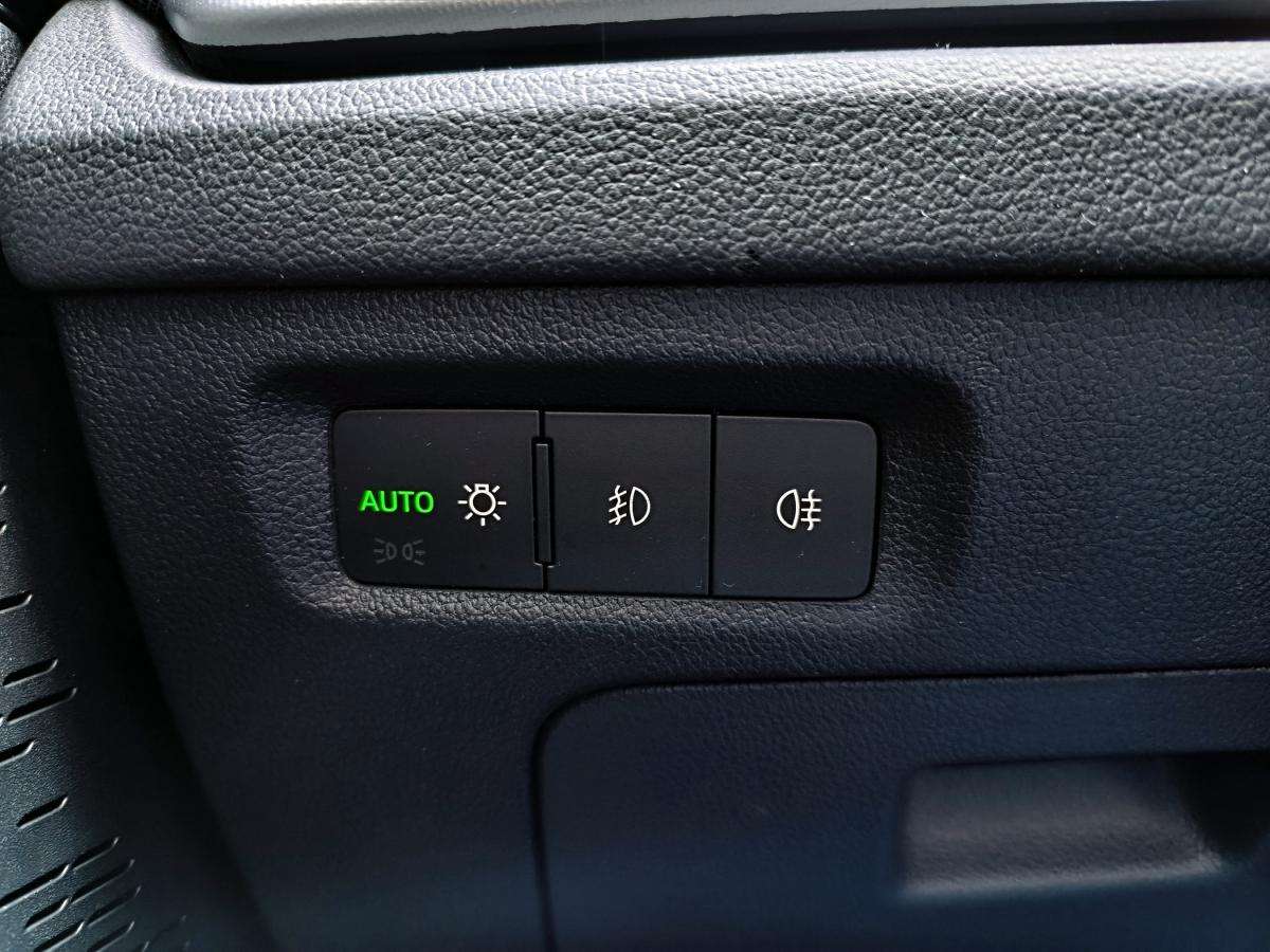skoda-octavia-2021-gasolina-999cc