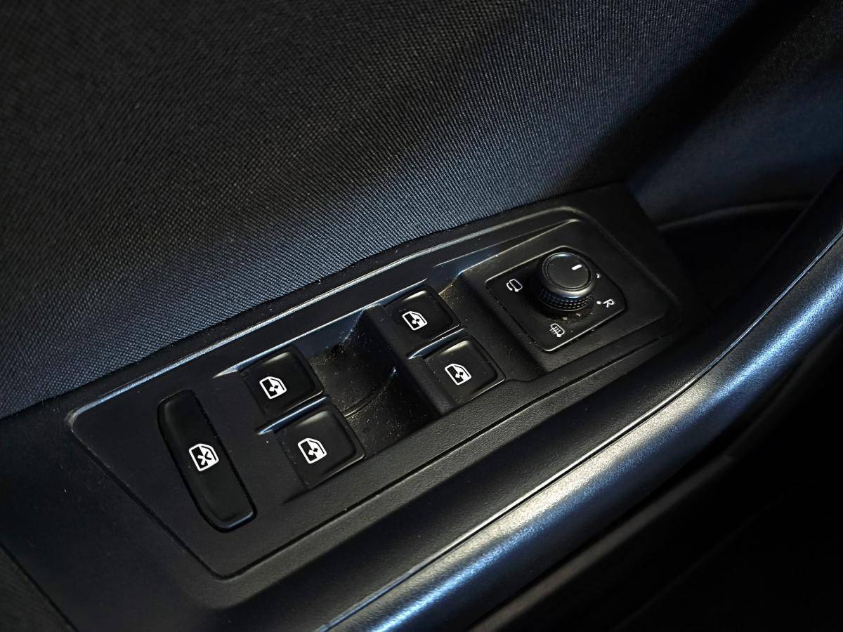 volkswagen-t-roc-2023-gasolina-999cc