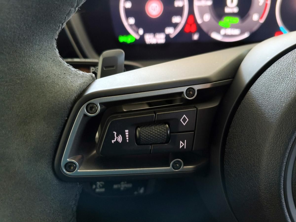 porsche-cayenne-2025-hibrido-a-gasolina-2995cc