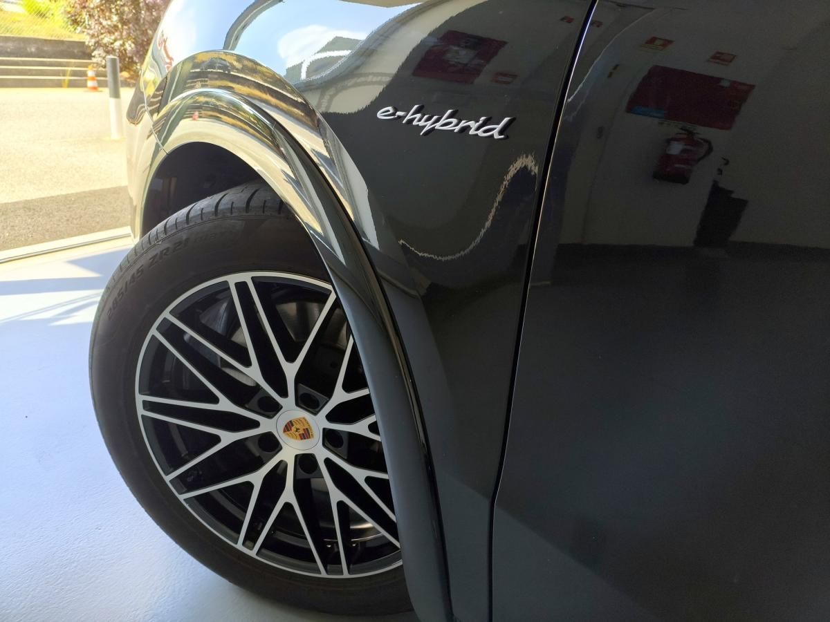 porsche-cayenne-2025-hibrido-a-gasolina-2995cc