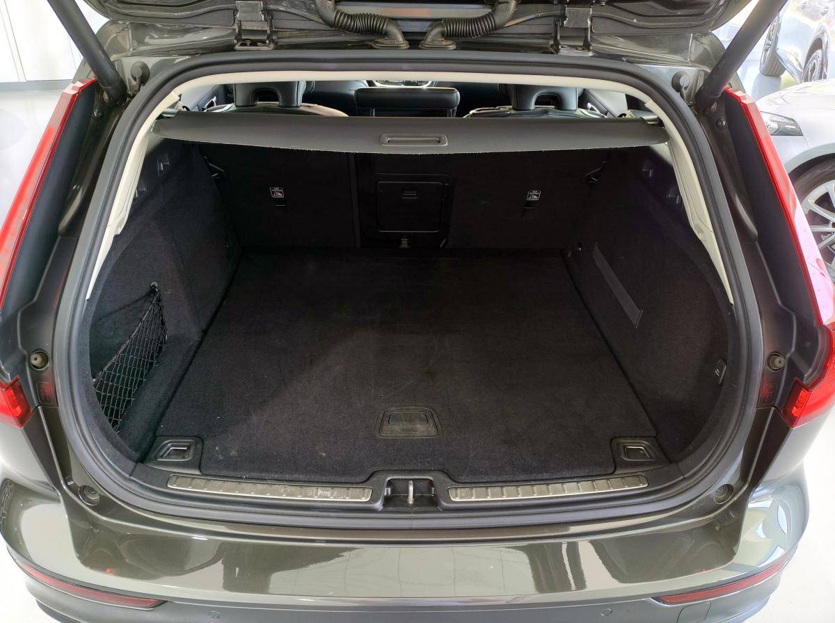 volvo-v60-2019-diesel-1969cc