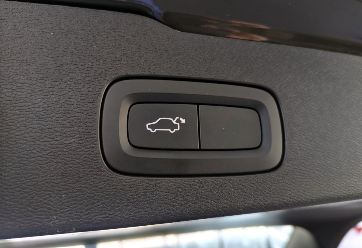 volvo-v60-2019-diesel-1969cc
