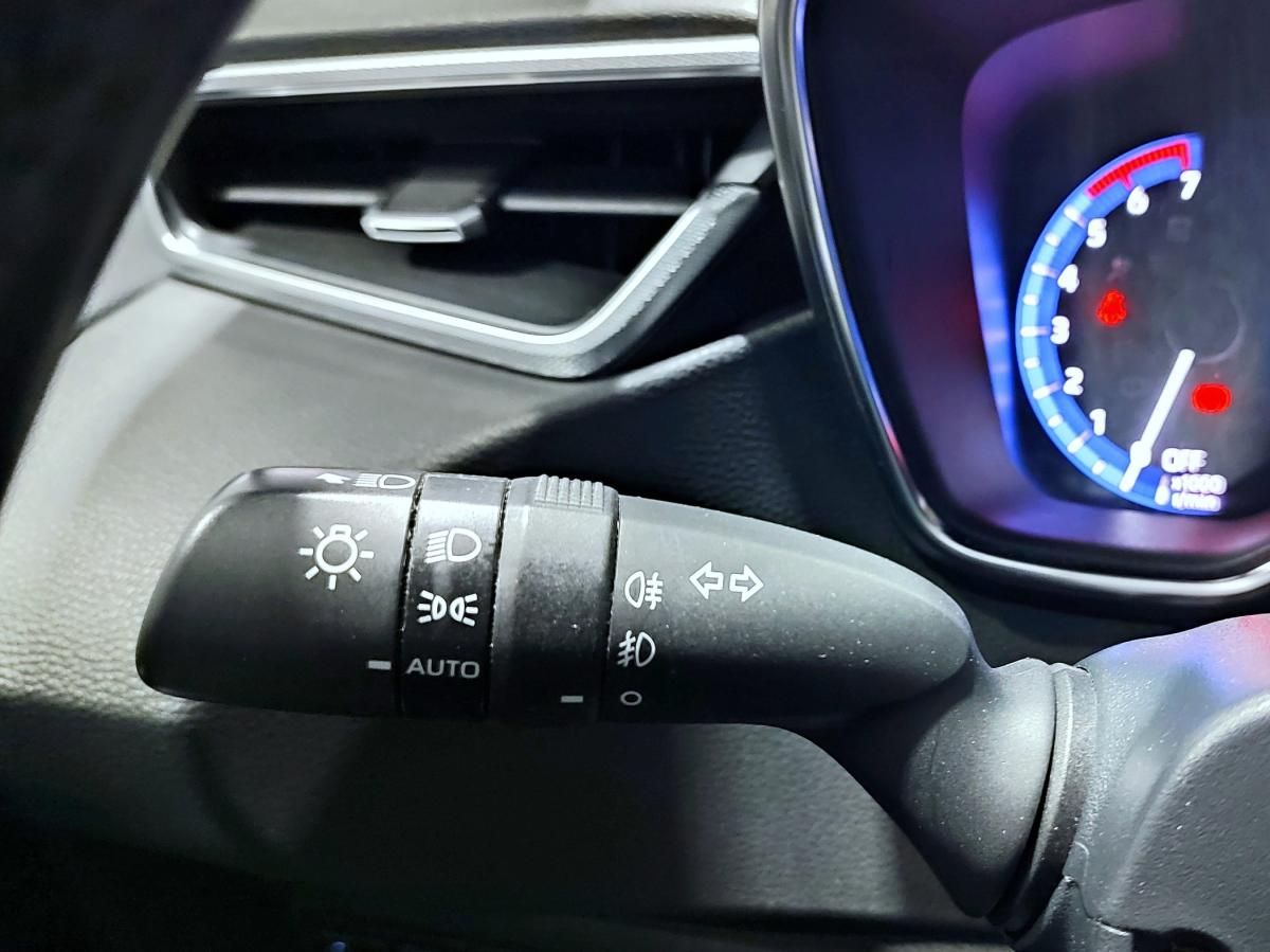 toyota-corolla-2021-hibrido-a-gasolina-1798cc