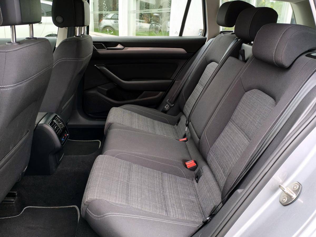 volkswagen-passat-variant-2021-diesel-1598cc