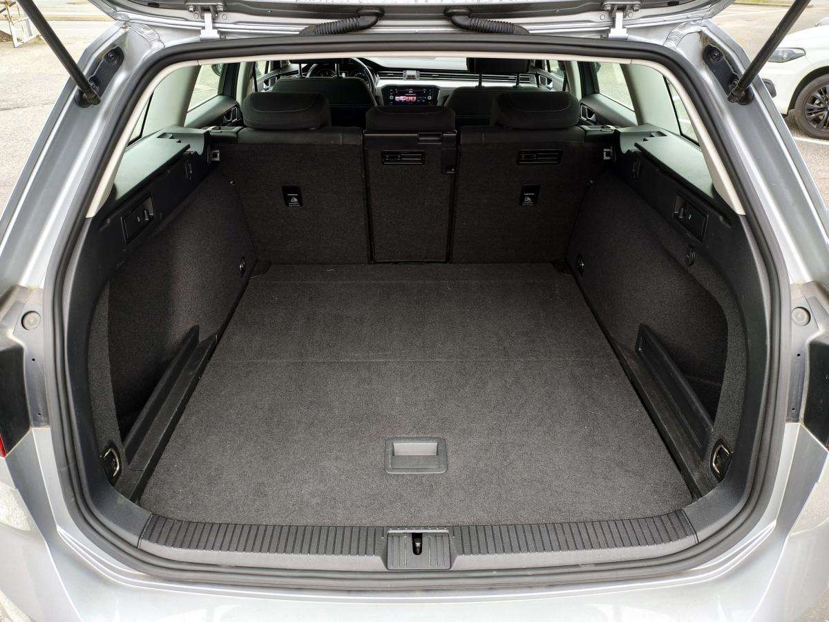 volkswagen-passat-variant-2021-diesel-1598cc