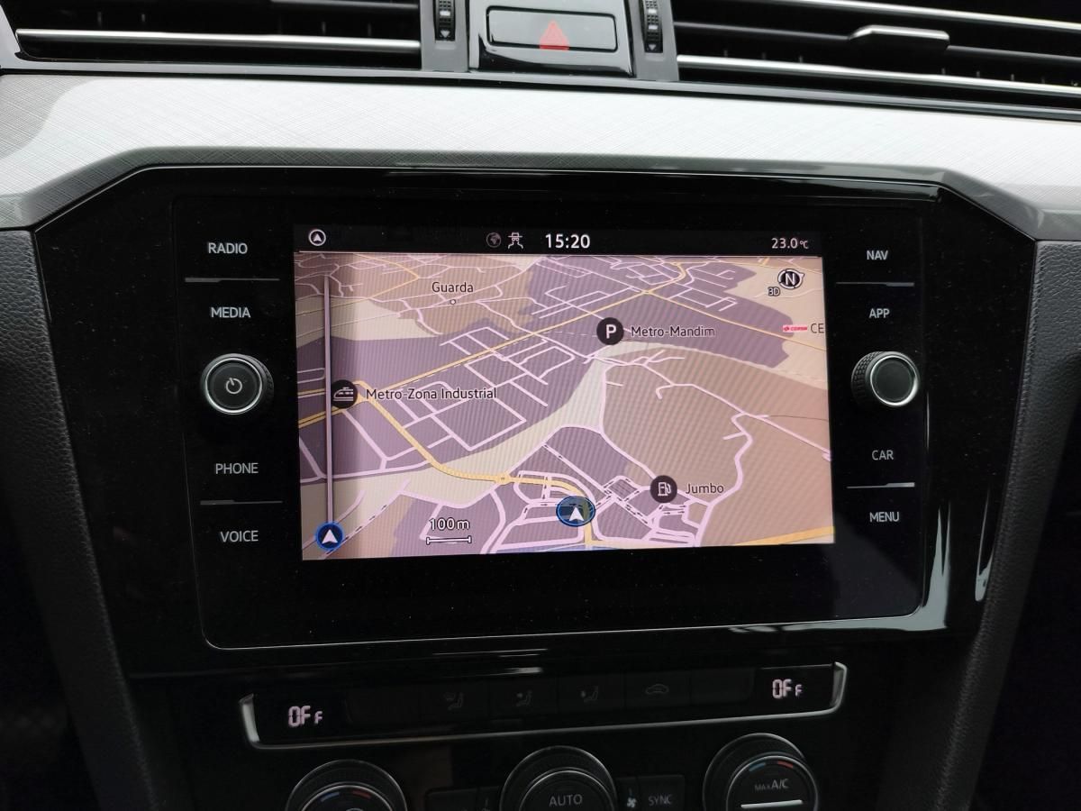 volkswagen-passat-variant-2021-diesel-1598cc