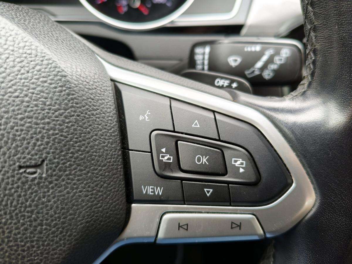 volkswagen-passat-variant-2021-diesel-1598cc