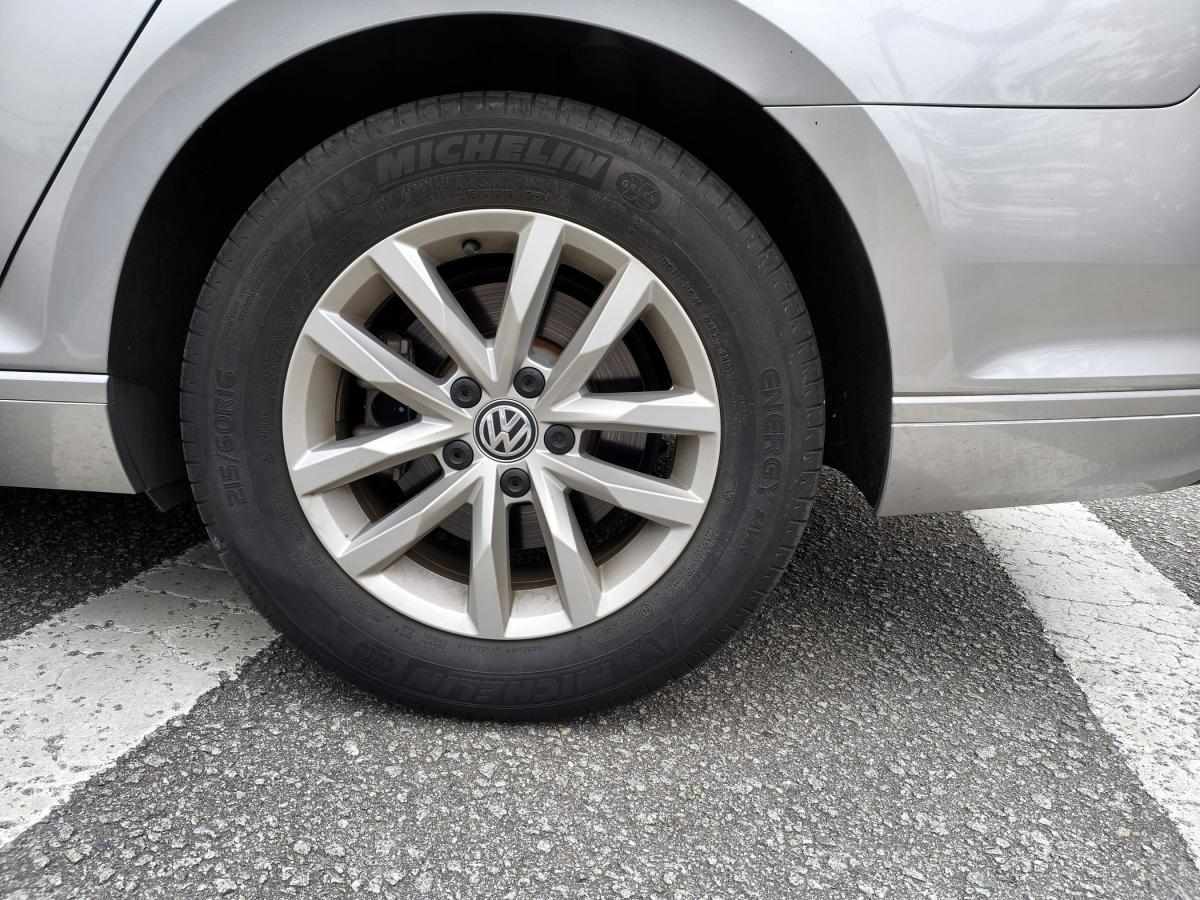 volkswagen-passat-variant-2021-diesel-1598cc
