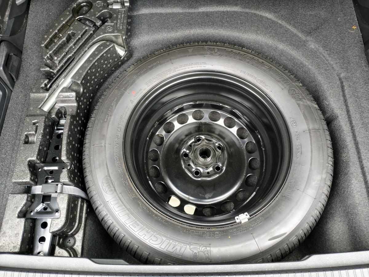 volkswagen-passat-variant-2021-diesel-1598cc