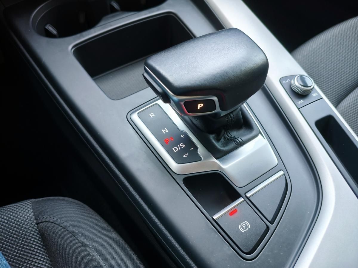 audi-a4-2022-diesel-1968cc